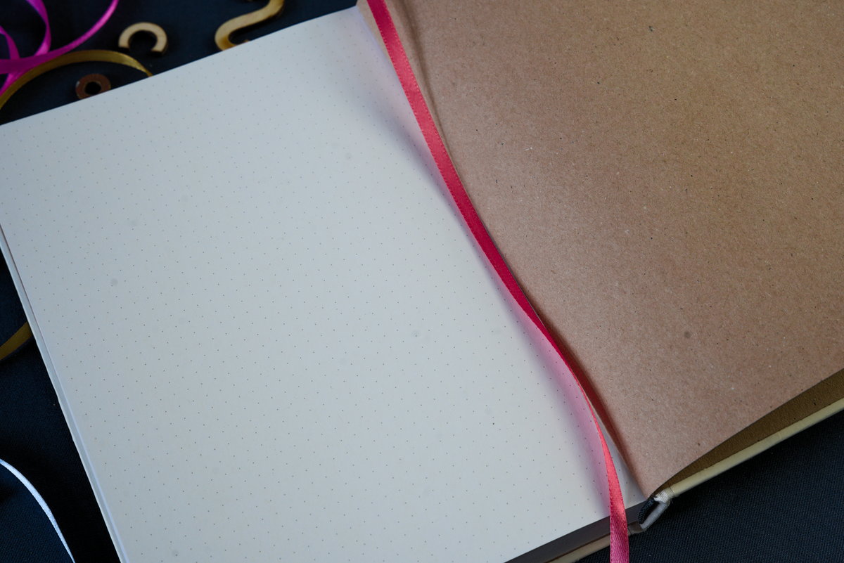 stationary_artistan_7_04