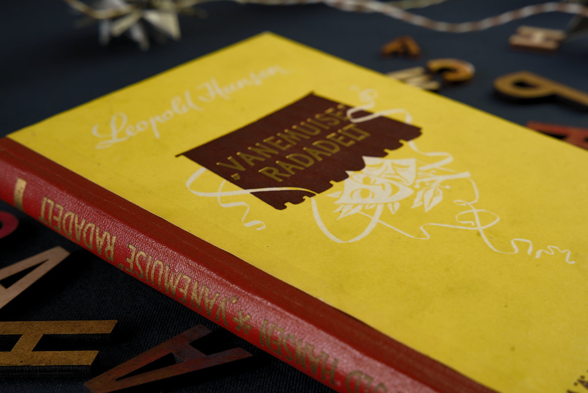 stationary_classic_4_03